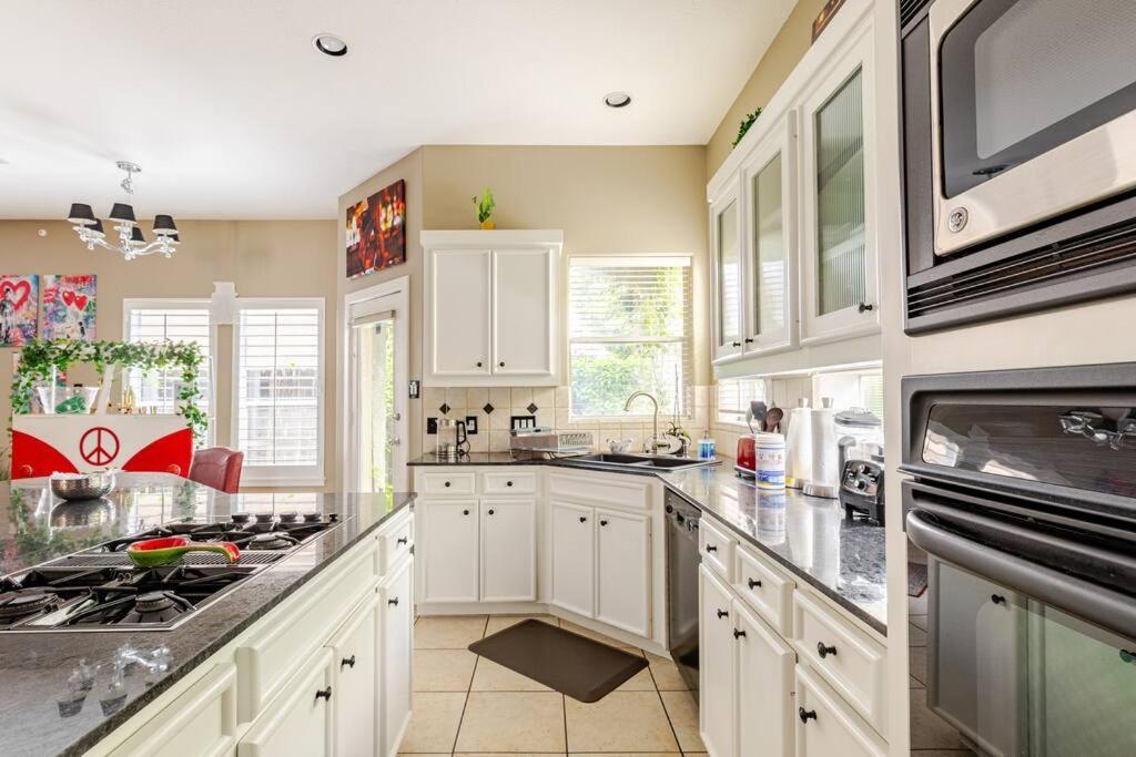 Wanderlust Villa Near Galleria Mall Houston Exteriör bild
